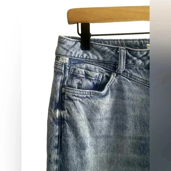 Q/S by s.Oliver Women’s Light Washed Jeans - Picture 10 of 13